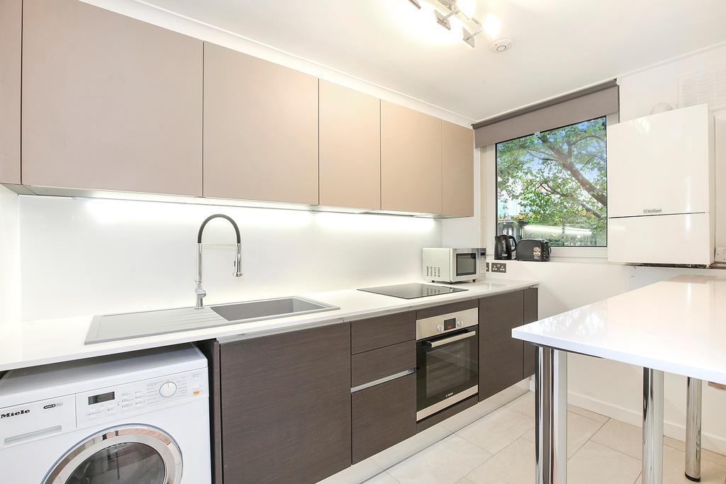 Sach'S 2 Bedrooms Apartment - No Lift London Exterior photo